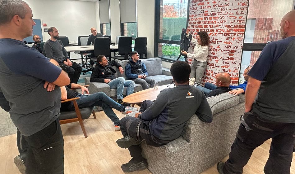 Photo carousel B2B 1